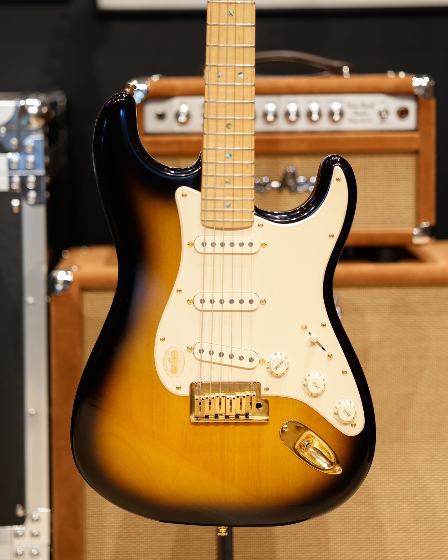 Fender 50th Anniversary American Deluxe Stratocaster 2004 (Pre-Owned) - 2-Color Sunburst