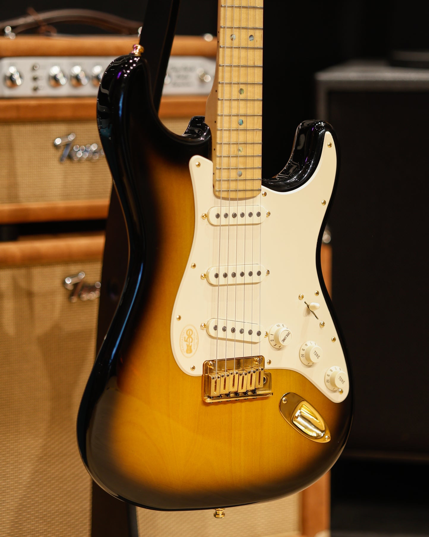 Fender 50th Anniversary American Deluxe Stratocaster 2004 (Pre-Owned) - 2-Color Sunburst
