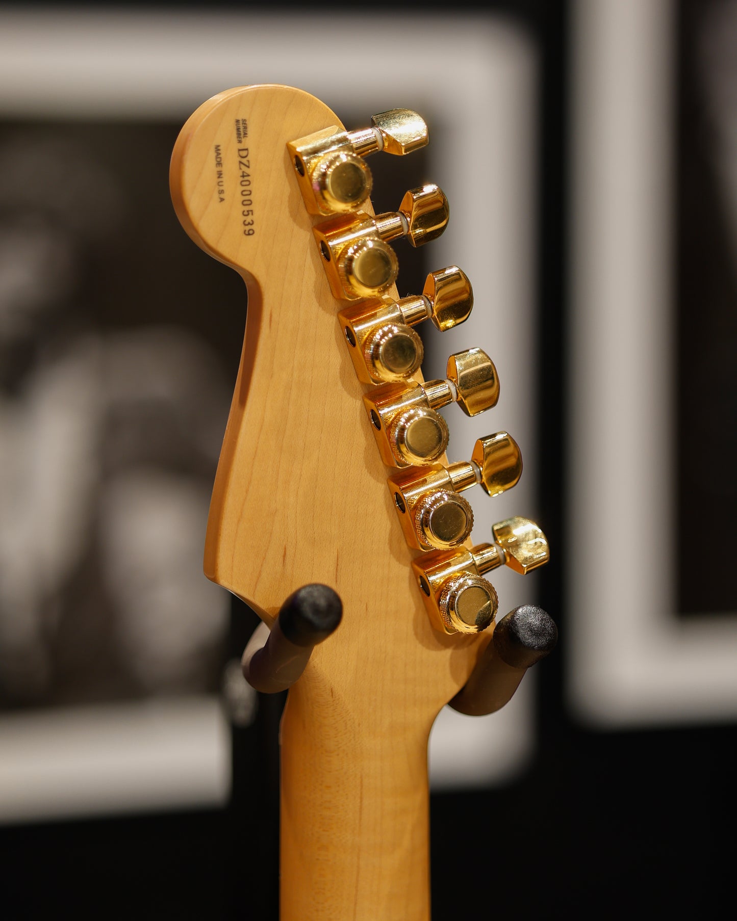 Fender 50th Anniversary American Deluxe Stratocaster 2004 (Pre-Owned) - 2-Color Sunburst