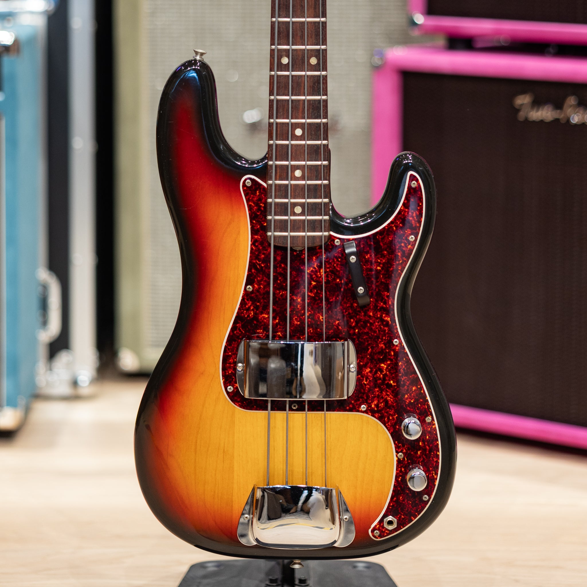 Fender Precision Bass 1973 - Sunburst (Vintage) – Round Hill Music Co