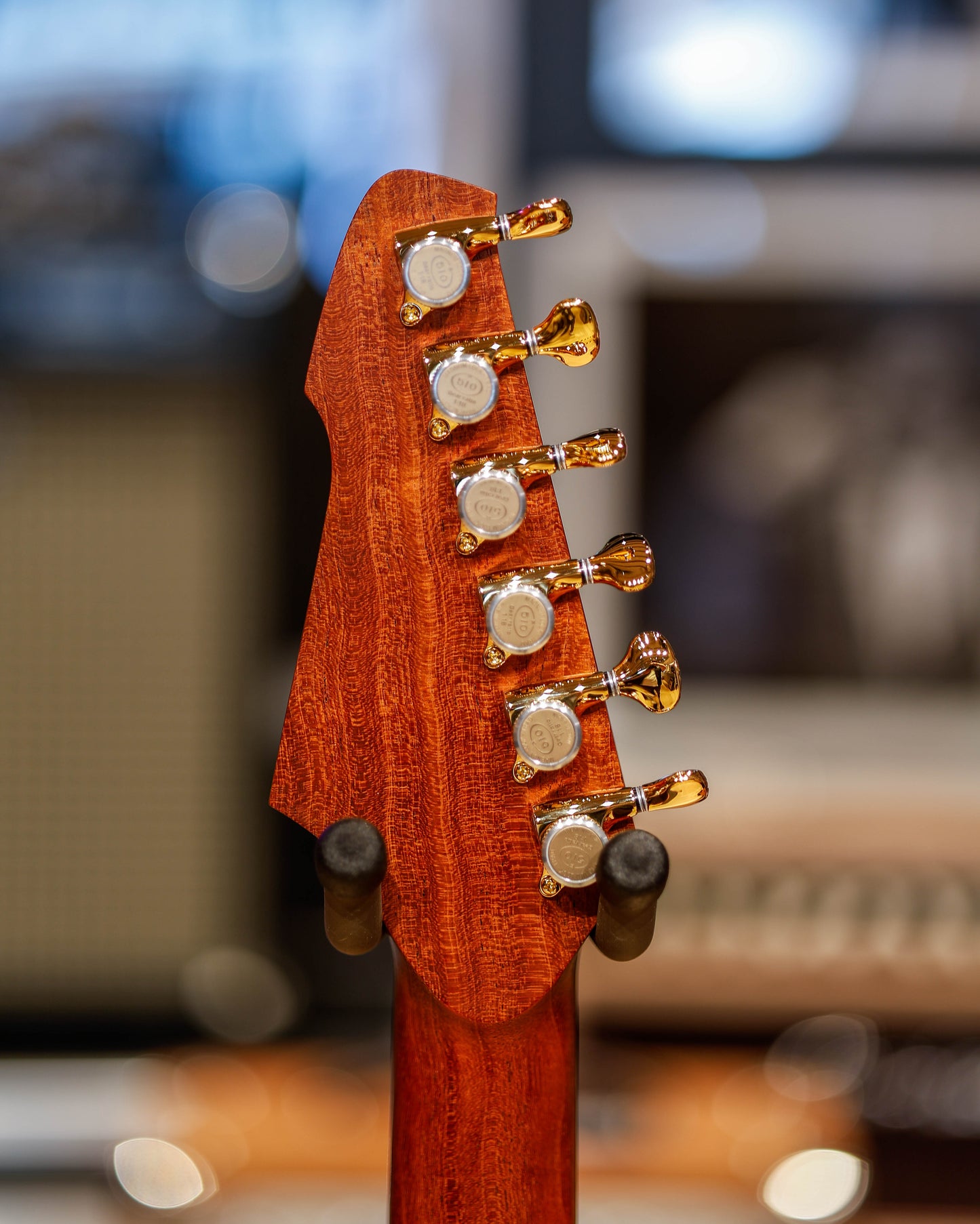 Barlow Guitars Eagle - Master Grade Quilted Maple