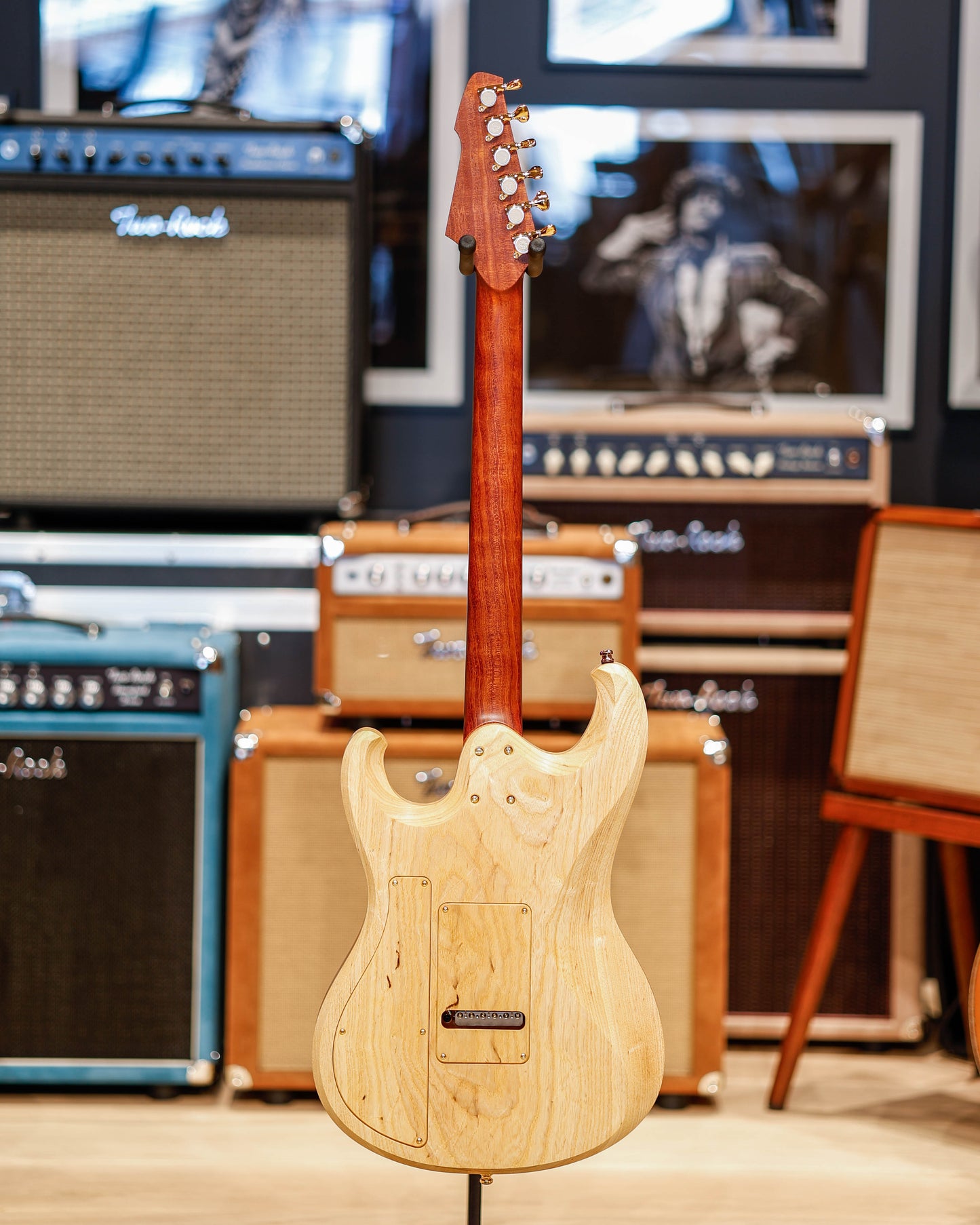 Barlow Guitars Eagle - Master Grade Quilted Maple