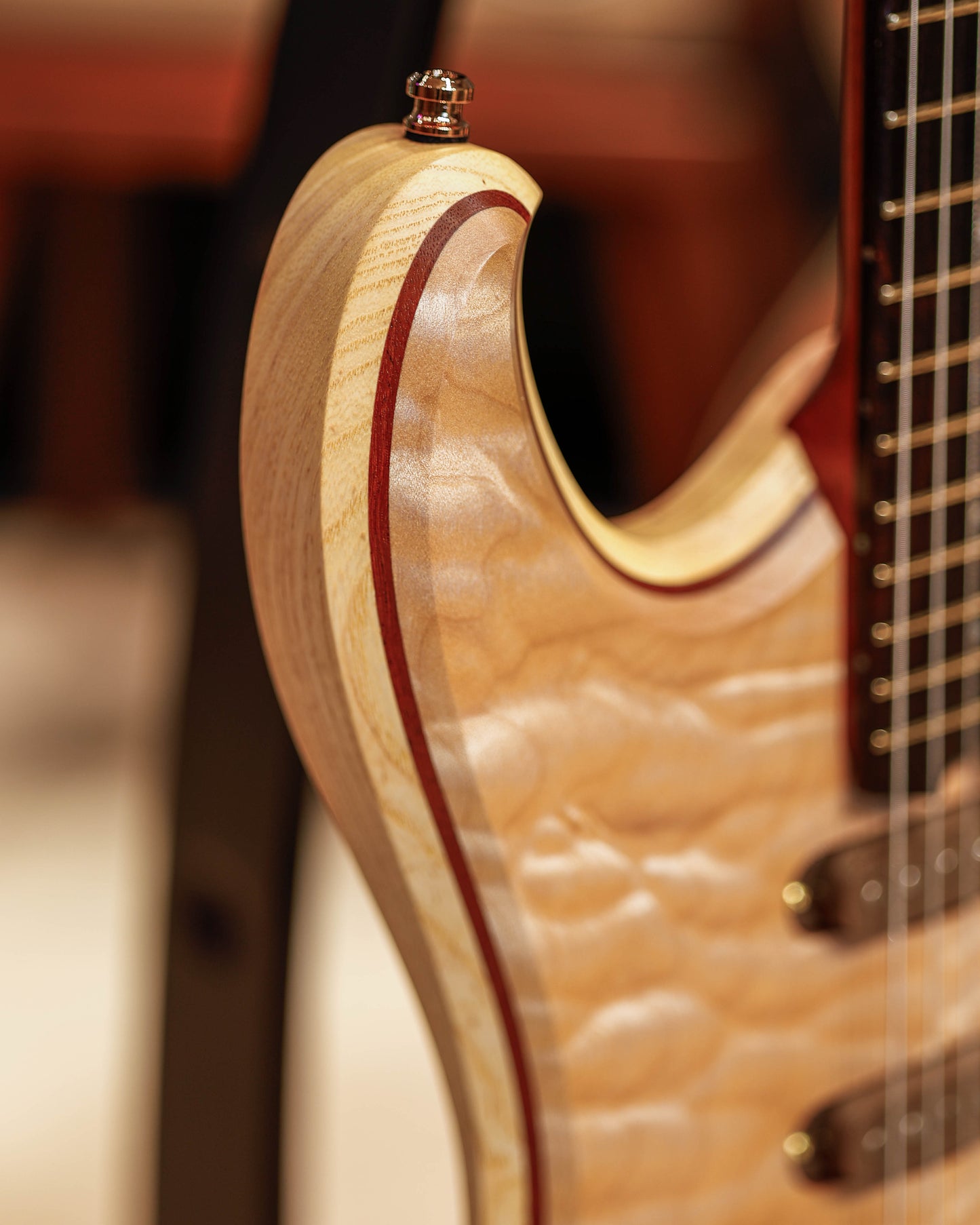 Barlow Guitars Eagle - Master Grade Quilted Maple
