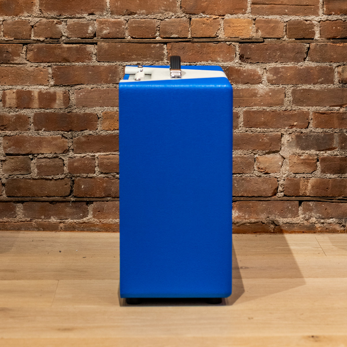 Divided by 13 CJ 11 1x12 Combo - Regency Blue / Ivory Bronco