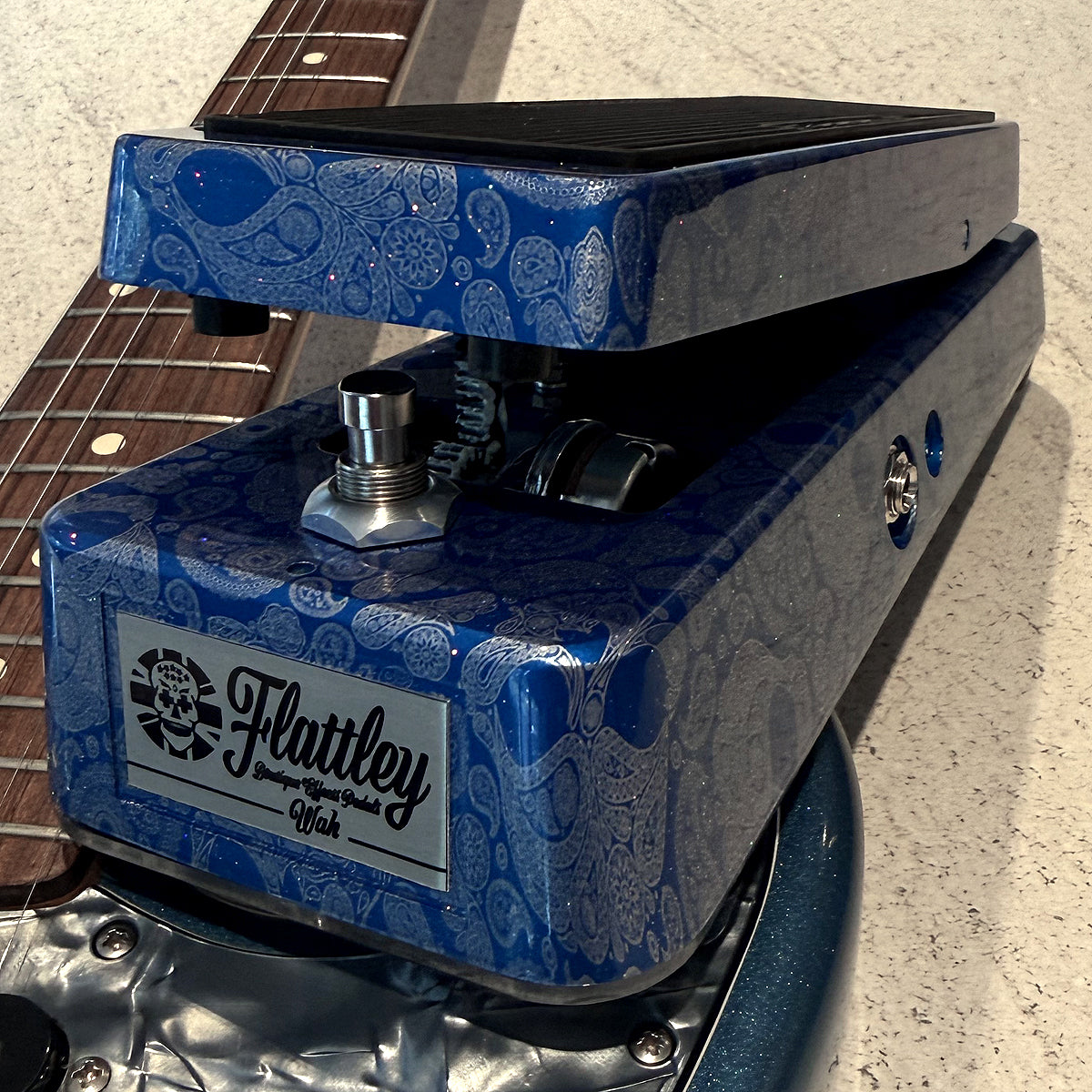 Flattley Wah Pedal 10th Anniversary Edition - Blue Paisley Skulls