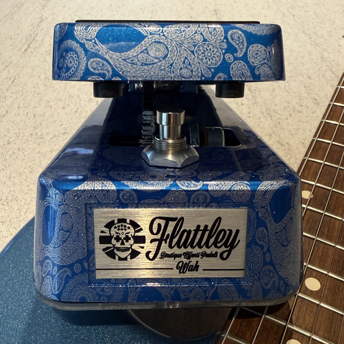 Flattley Wah Pedal 10th Anniversary Edition - Blue Paisley Skulls