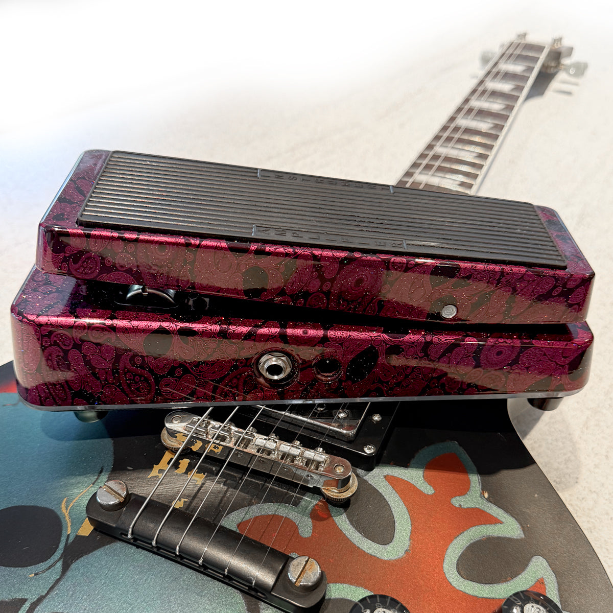 Flattley Wah Pedal 10th Anniversary Edition - Red Paisley Skulls