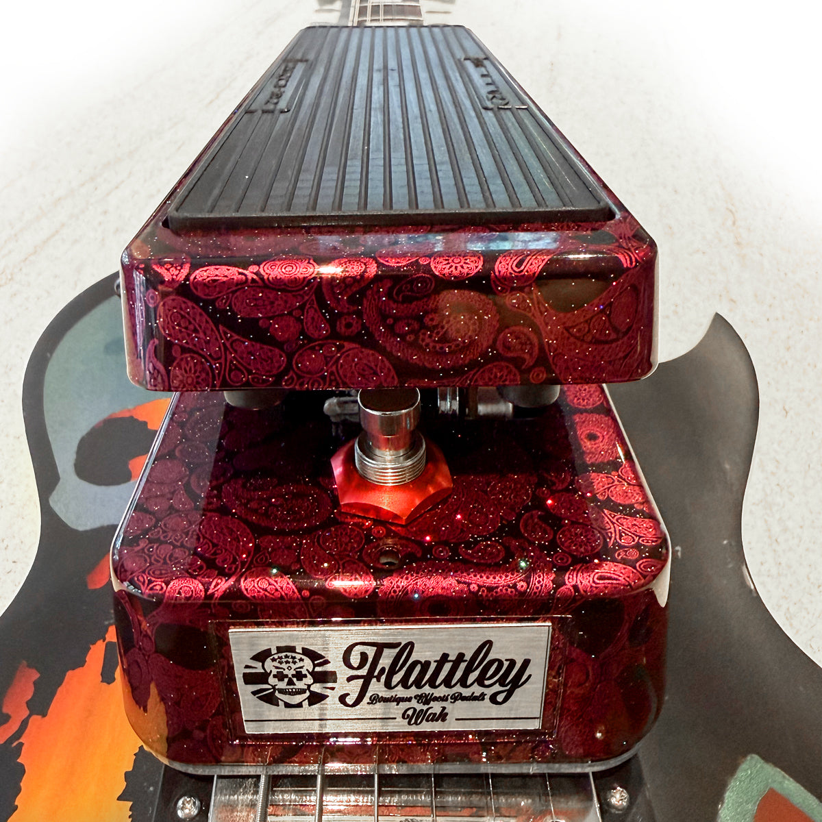 Flattley Wah Pedal 10th Anniversary Edition - Red Paisley Skulls