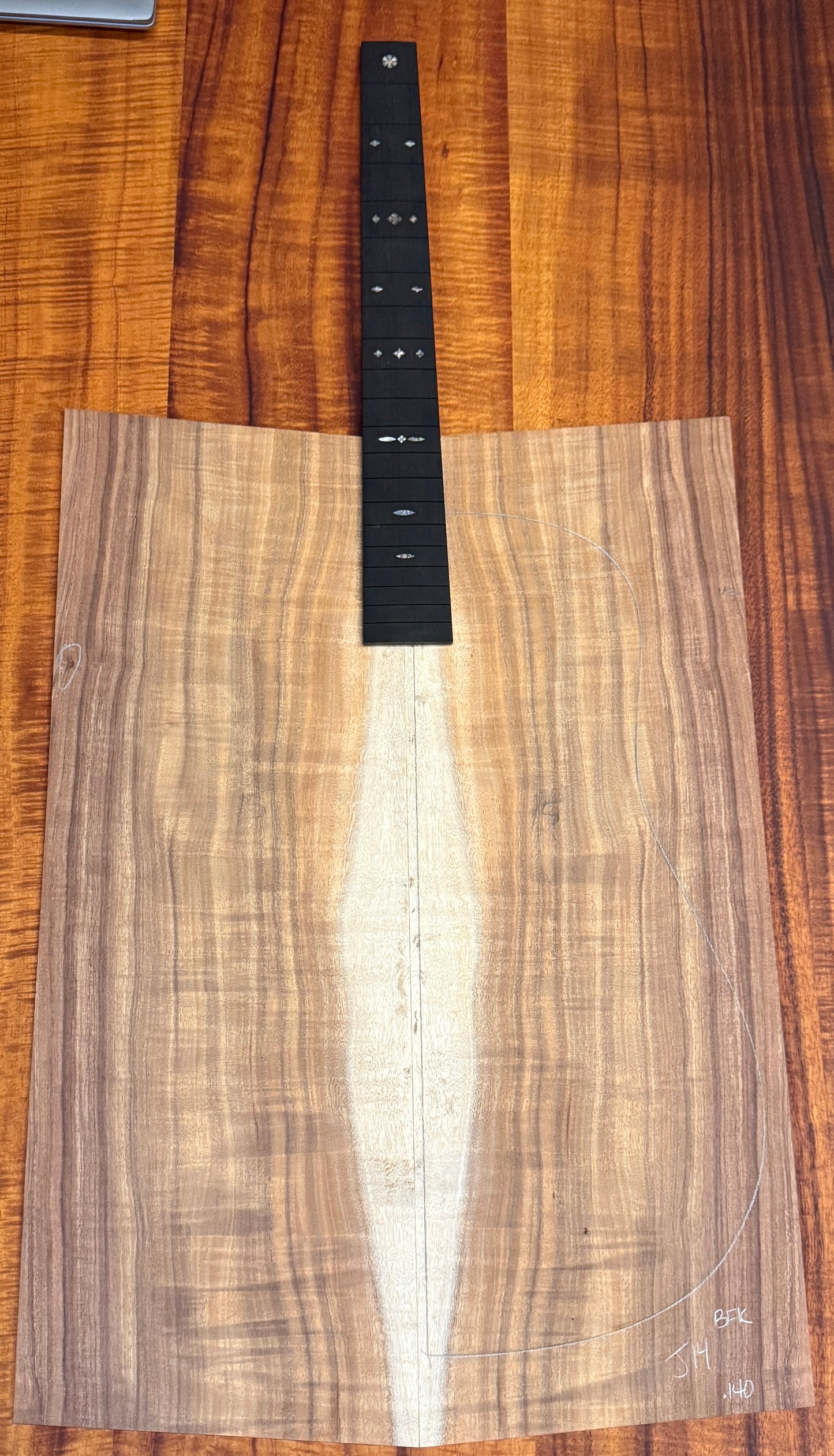 Martin Custom J-28 Style - Koa (RHMC Spec)