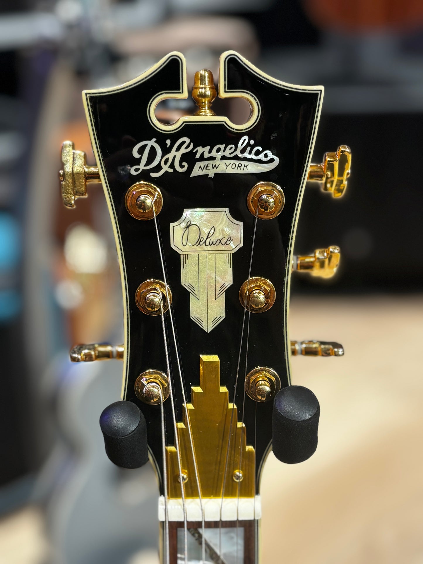 D'Angelico Deluxe Bedford Offset with Stoptail - Natural Swamp Ash (Pre-Owned)