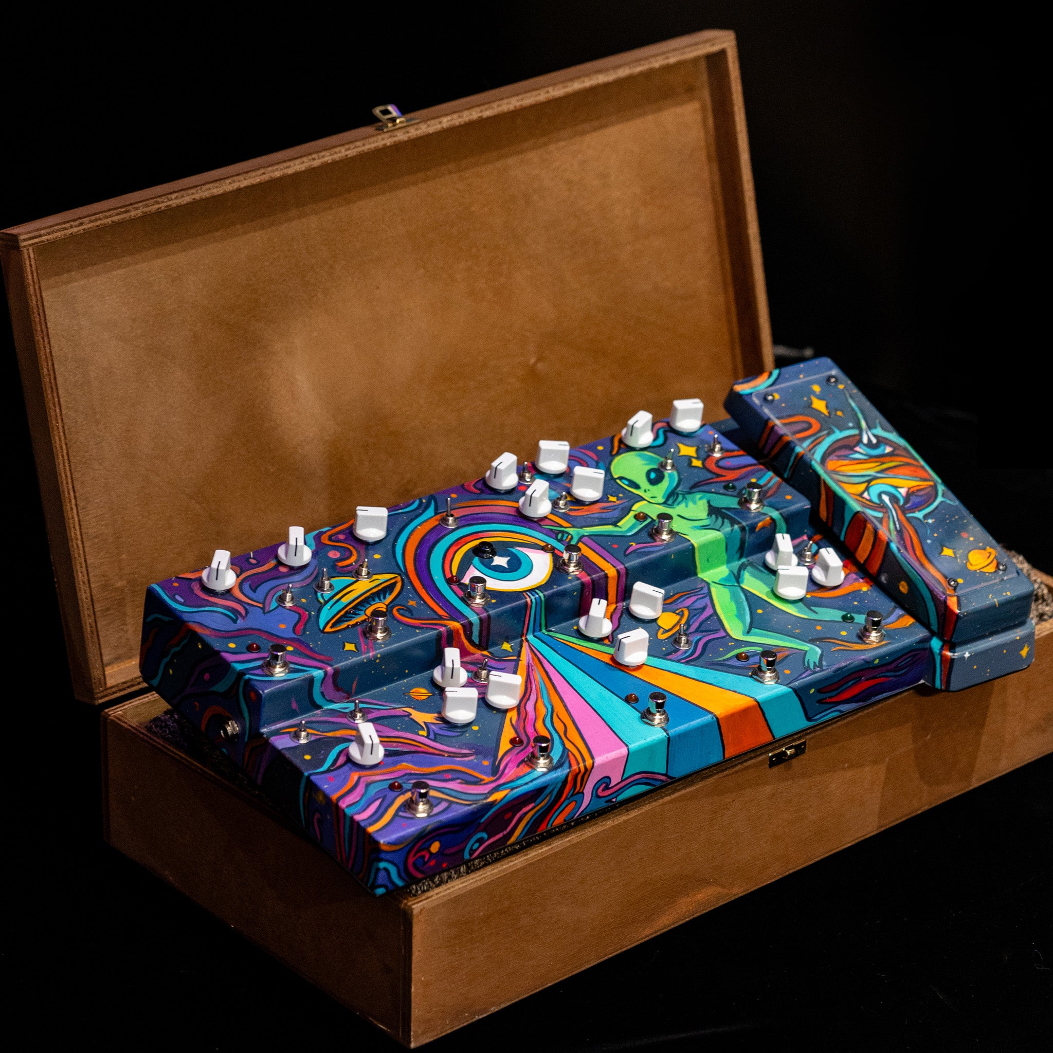 Handmade　エフェクター　JAM Blues JAM Pedals Custom Multi-FX - Alien Abduction – Round Hill Music Co