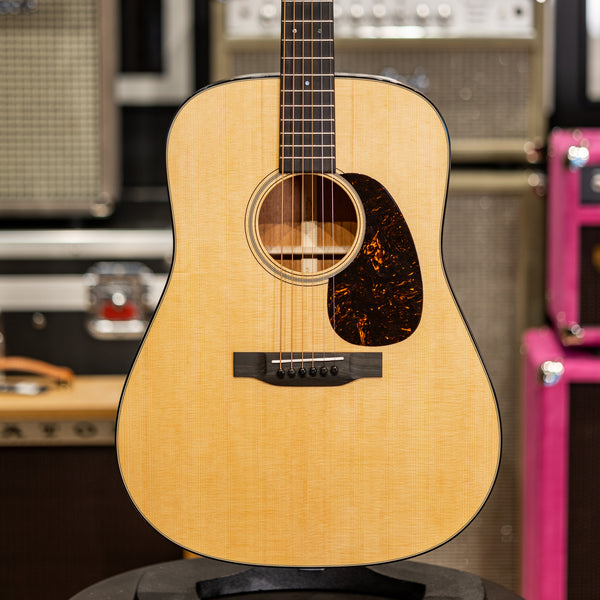 Martin D-18 Standard – Round Hill Music Co