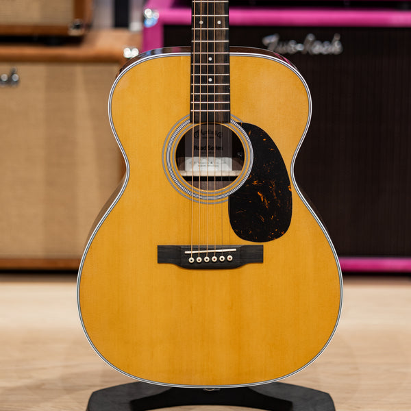 Martin 000-13E Retro Walnut – Round Hill Music Co