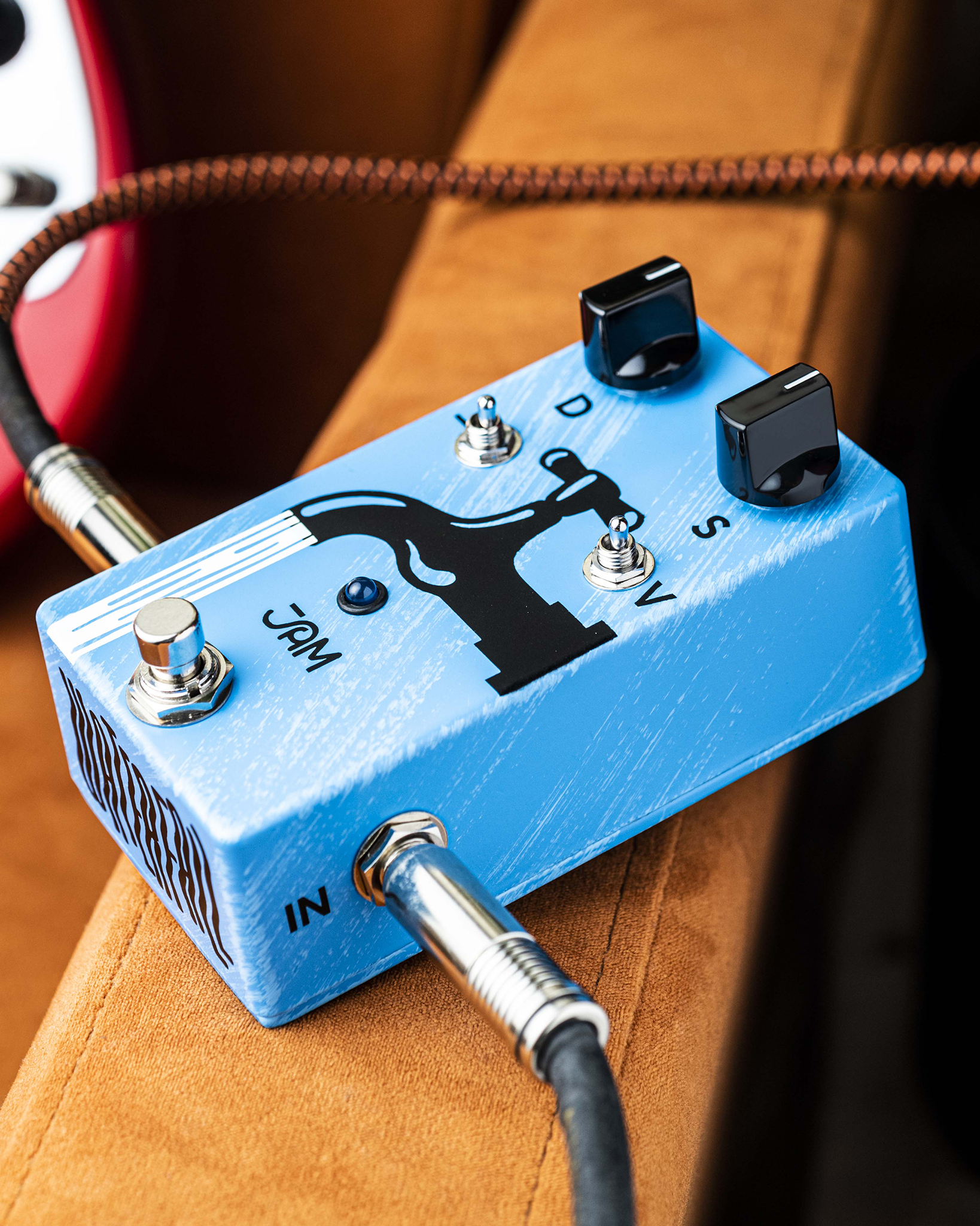 JAM Pedals Waterfall Chorus/Vibrato Pedal – Round Hill Music Co JAM Pedals Waterfall Chorus/Vibrato Pedal – Round Hill Music Co